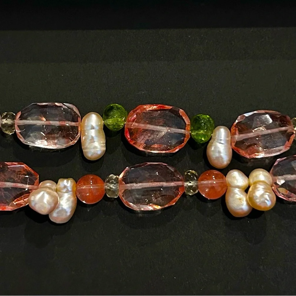 Gem & Pearl Bracelet - Picture 2 of 5